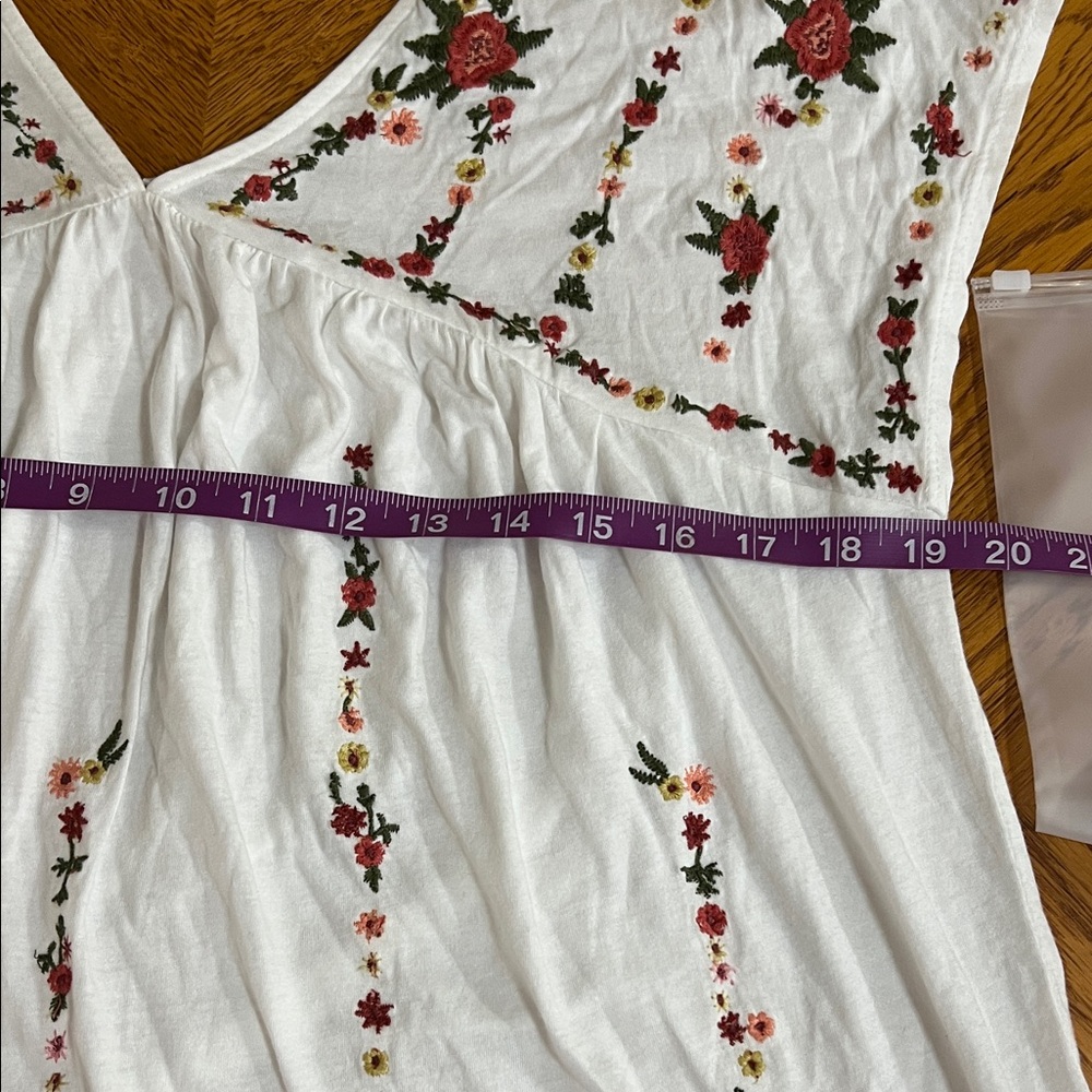 Lucky Brand White Top with Red Floral Embroidery - Picture 4 of 6